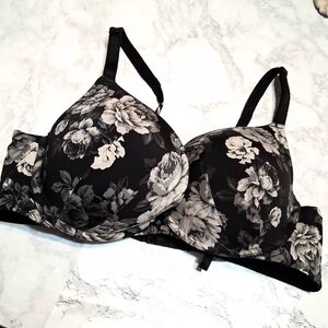 🎊Torrid Curve Floral Black and Gray Bra